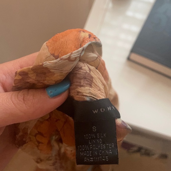 Stunning floral, ruffle top! - Picture 4 of 4